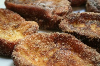 ¿Cuál es la historia detrás de las torrijas?